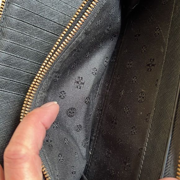 Tory Burch Large Black Zip Robinson leather Wallet 8.5 x 4 - Picture 5 of 6